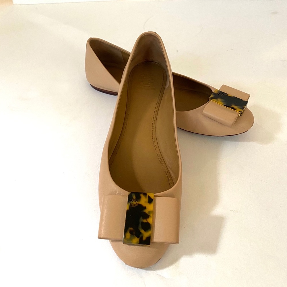 Tory Burch nude flats with tortoise bow